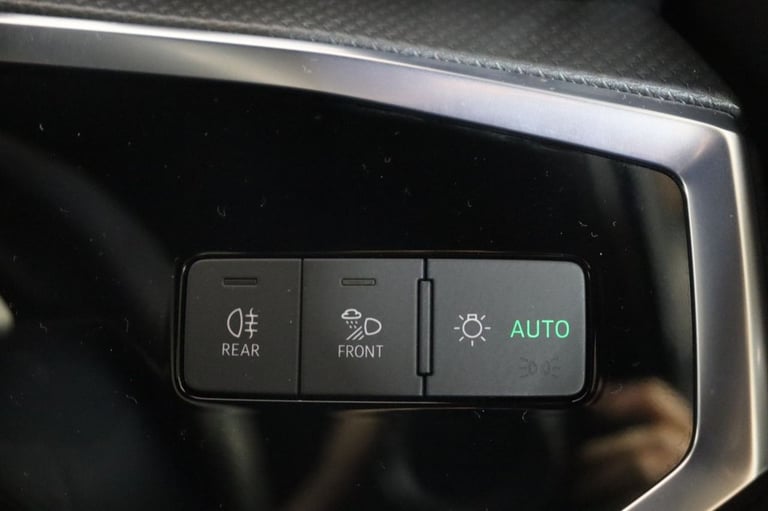 2020 Audi Q3 1.5 TFSI CoD 35 Edition 1 5dr (APPLE CAR PLAY) Petrol Manual