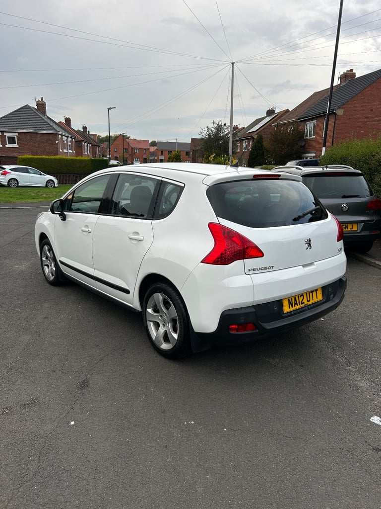 Peugeot, 3008, Hatchback, 2012, Manual, 1560 (cc), 5 doors