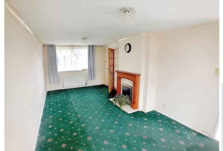 INVESTMENT OPPORTUNITY 2 Bed End Terrace BMV £75K