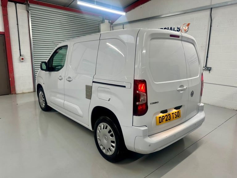 2023 23 VAUXHALL COMBO 1.5 TURBO D 2300 PRO L1 H1 EURO 6 100 BHP * 20,300 3 SEAT