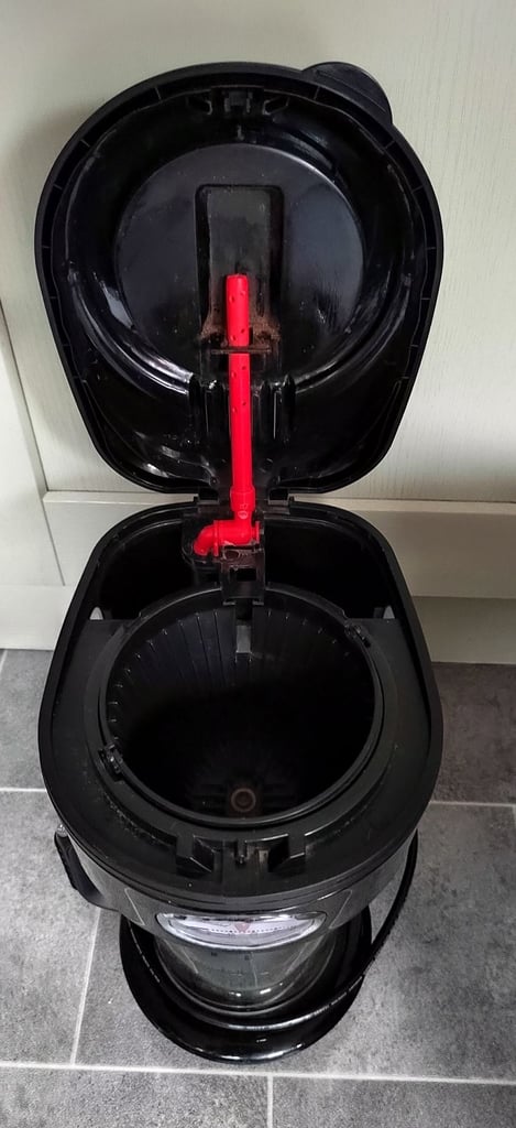 RUSSELL HOBBS COFFEE MAKER 