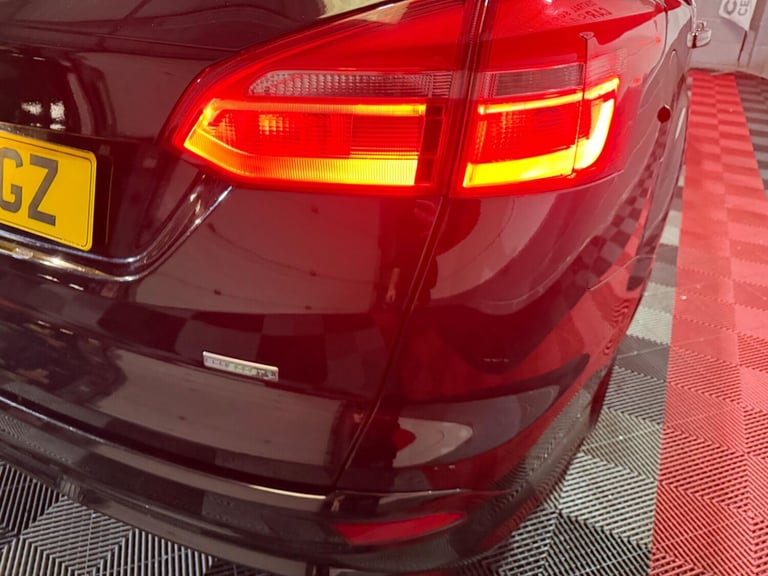 2017 Ford Focus 1.0T EcoBoost ST-Line Euro 6 (s/s) 5dr ESTATE Petrol Manual