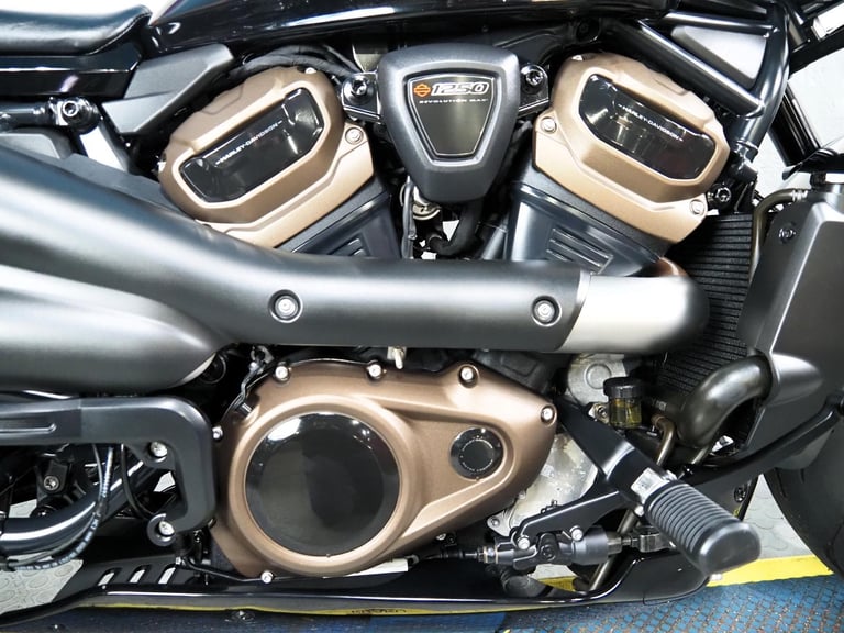 2022 Harley-Davidson Sportster 1250 s 2k miles stunning FSH ,see video 