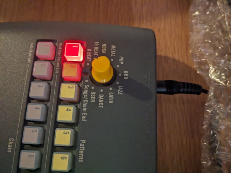 KORG Kr mini drum machine 
