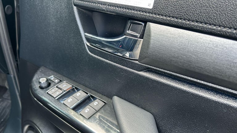 2024 Toyota Hilux 2.8 D-4D Invincible X Pickup Double Cab 4dr Diesel Auto 4WD Euro 6 (s/s) (2 PIC...