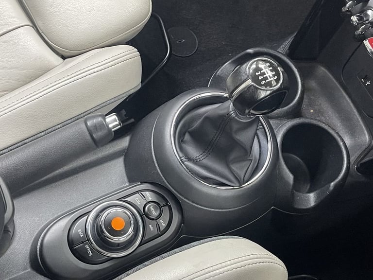 2019 MINI Hatch 1.5 Cooper Exclusive Hatchback 3dr Petrol Manual Euro 6 (s/s) (136 ps) Hatchback ...