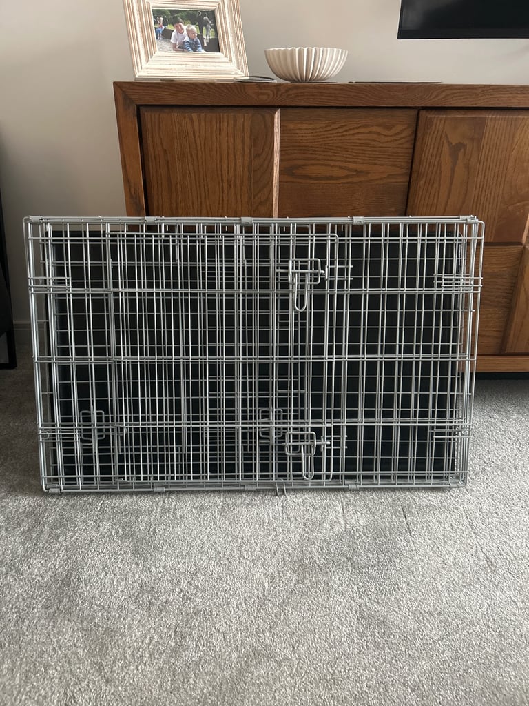 Dog crate - 36 inches x 22 inches 