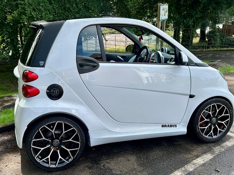 SMART FORTWO 1.0*BRABUS Xclusive*Glassroof-BT-HPIclear-PAS**Rare PocketRocket**
