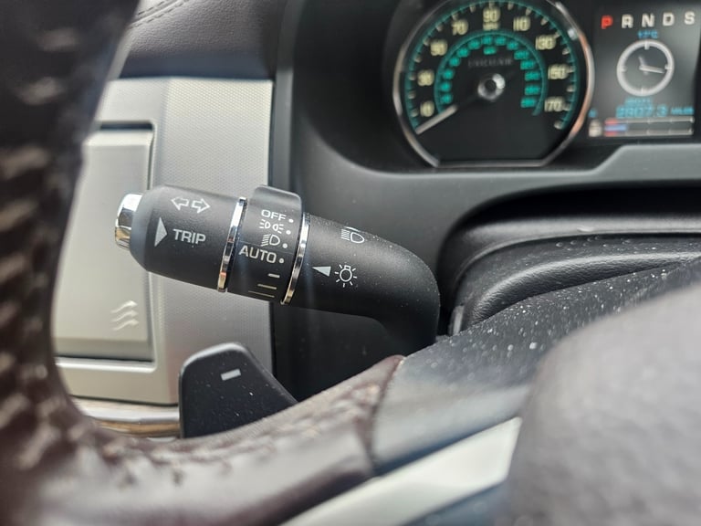 2012 Jaguar XF 2.2d [200] Premium Luxury 4dr Auto SALOON Diesel Automatic