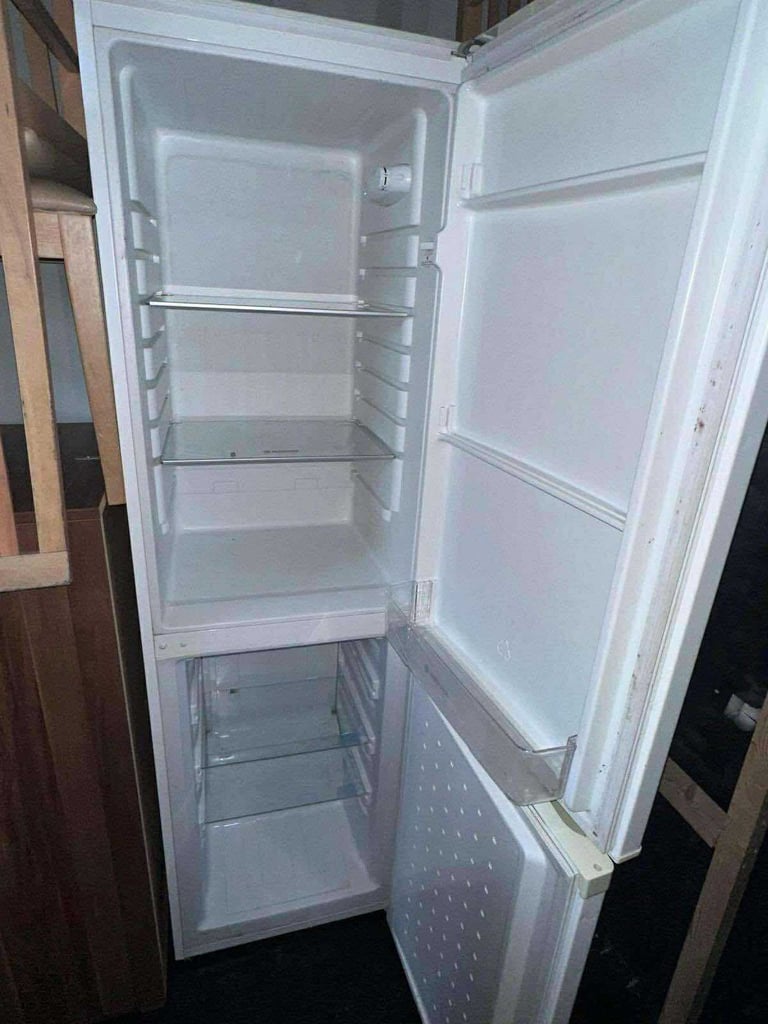 Fridge freezer for £90