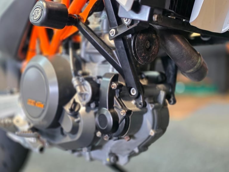 2015 KTM 690 SMC SUPER MOTO EXTRA'S 10,000 MILE'S 