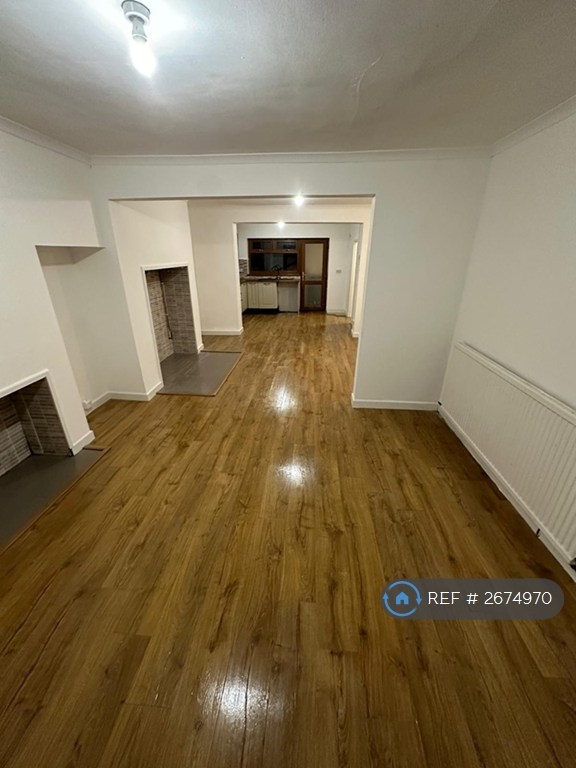 3 bedroom house in Hillrise, Abersychan, Pontypool, NP4 (3 bed) (#2674970)