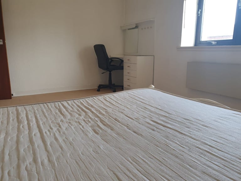 Very Rarely Available, 1 Bed Flat. Ravenscraig Drive, G53 6LH