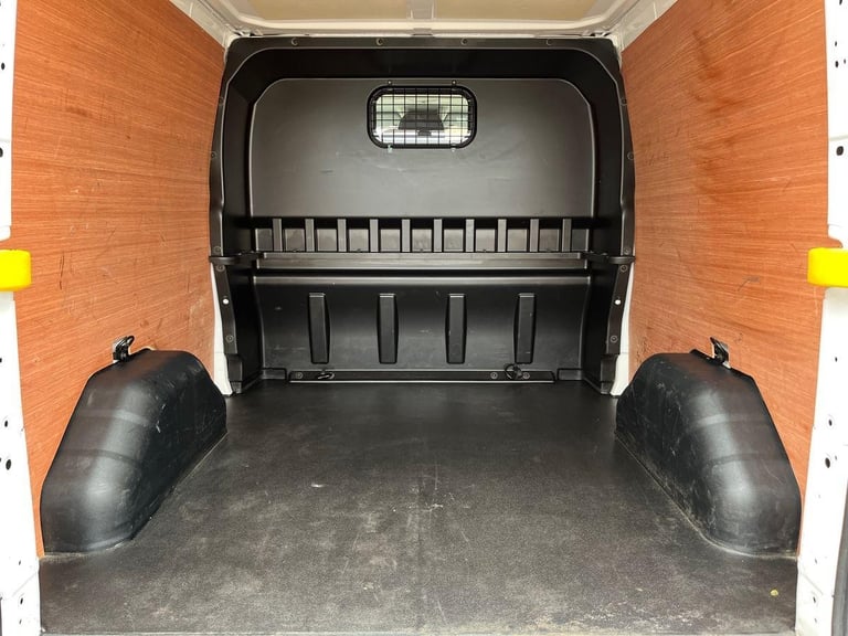 2022 Ford Transit Custom Double Cab in Van Limited 2.0L 170PS AUTO Frozen White