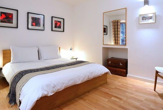 Excellent Location - Female tenant to live with a family