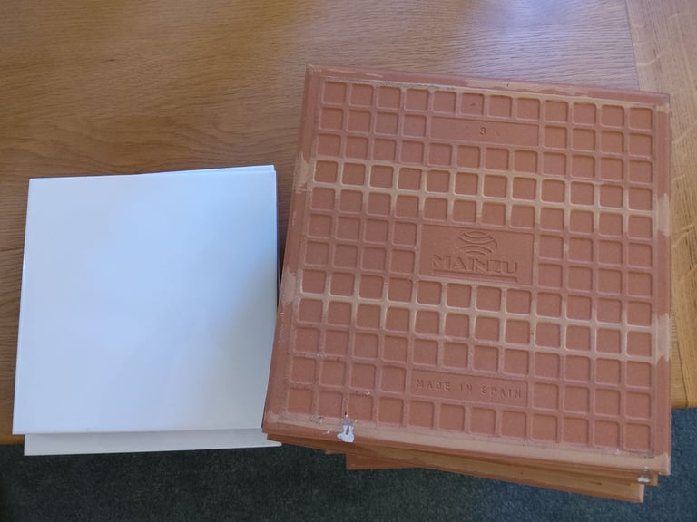 White gloss finish wall tiles