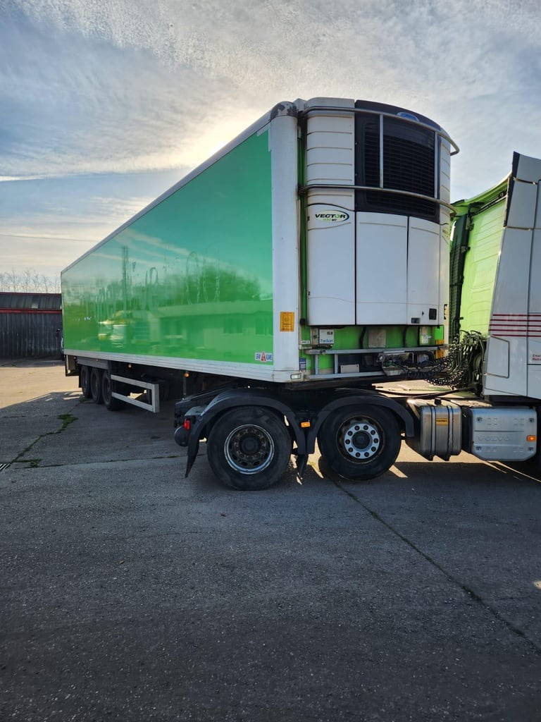 GRAY AND ADAMS FRIDGE TRAILER