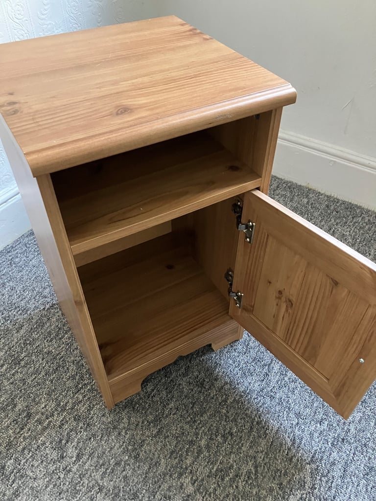 image for Bedside table/cabinet