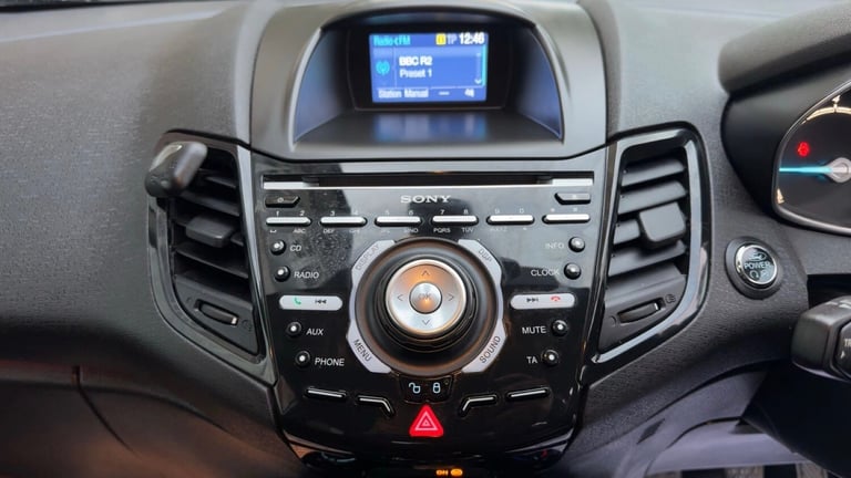 2015 Ford Fiesta 1.0 EcoBoost Titanium 5dr HATCHBACK Petrol Manual