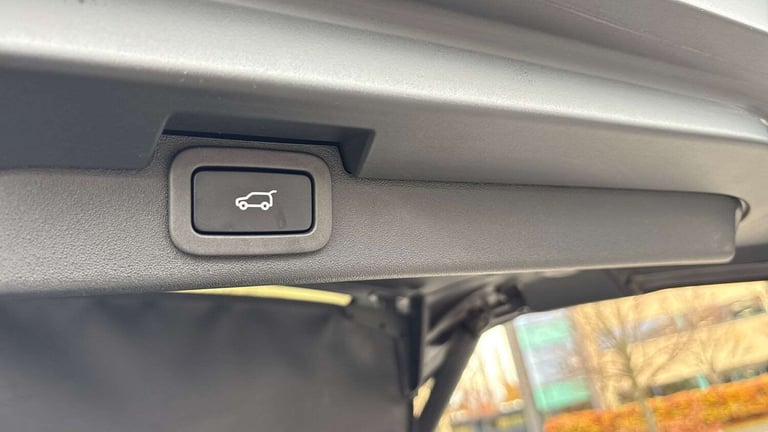 2020 Land Rover Discovery 3.0 SD6 HSE Luxury 5dr Auto SUV Diesel Automatic