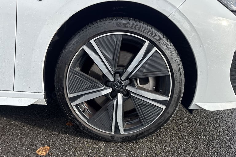 2024 Peugeot 308 1.6 12.4kWh GT e-EAT Euro 6 (s/s) 5dr Hatchback PETROL/ELECTRIC Automatic