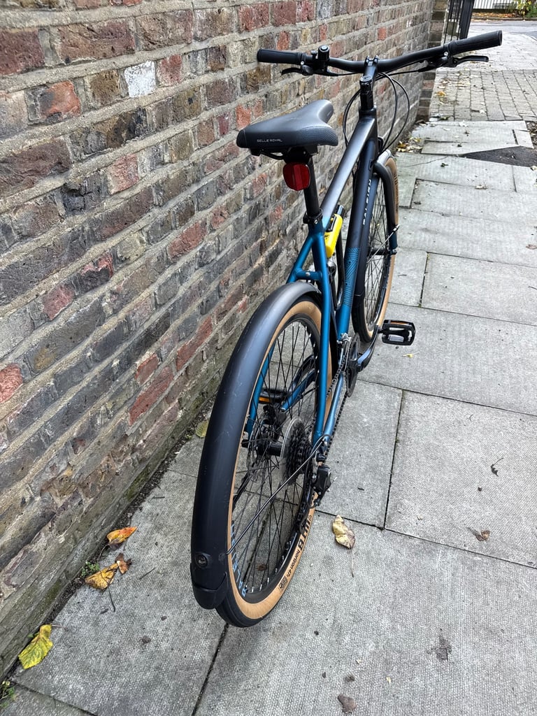 Raleigh Strava City Hybrid Bike - 50cm - Excellent Condition (Original Owner) 