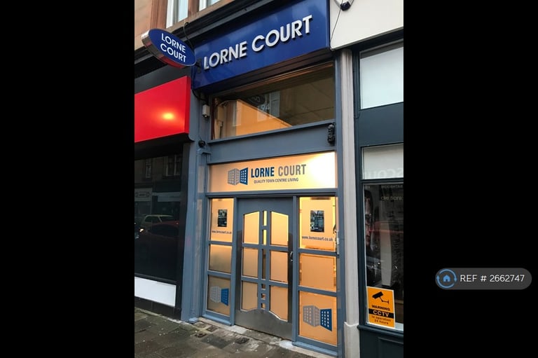 1 bedroom flat in Lorne Court, Greenock, PA15 (1 bed) (#2662747)