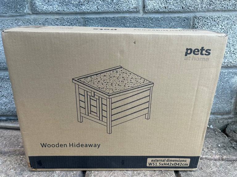 Wooden hideaway BRAND NEW