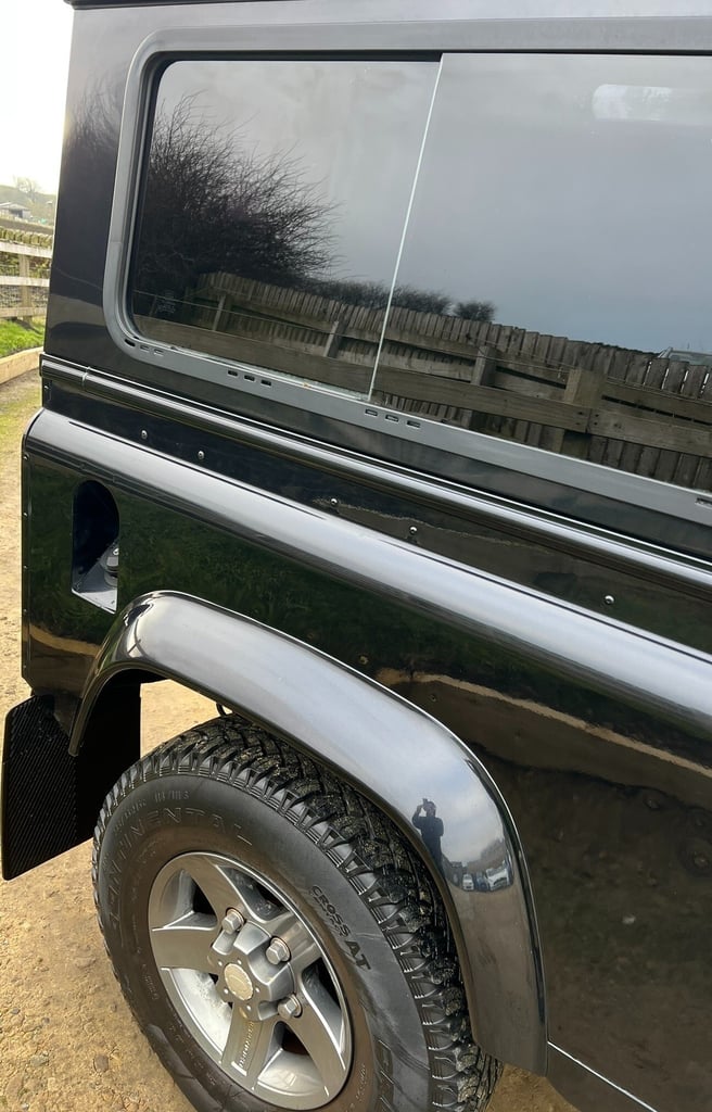 2011 - 61 Land Rover Defender 90 2.2 TDCi XS 4WD SWB Euro 5 WINDOW VAN Diesel