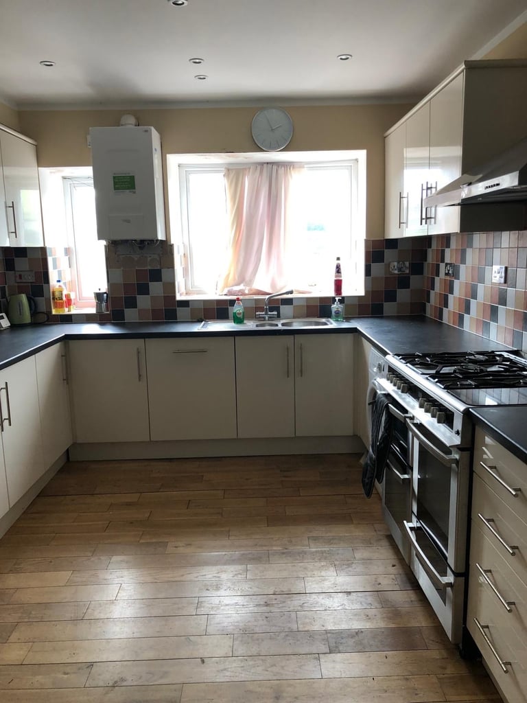 Fully furnished house to rent perfect for contractors 
