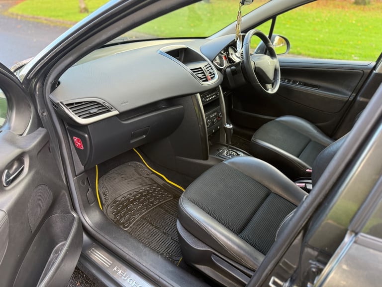 Peugeot, 207, Hatchback, 2012, Semi-Auto, 1598 (cc), 5 doors