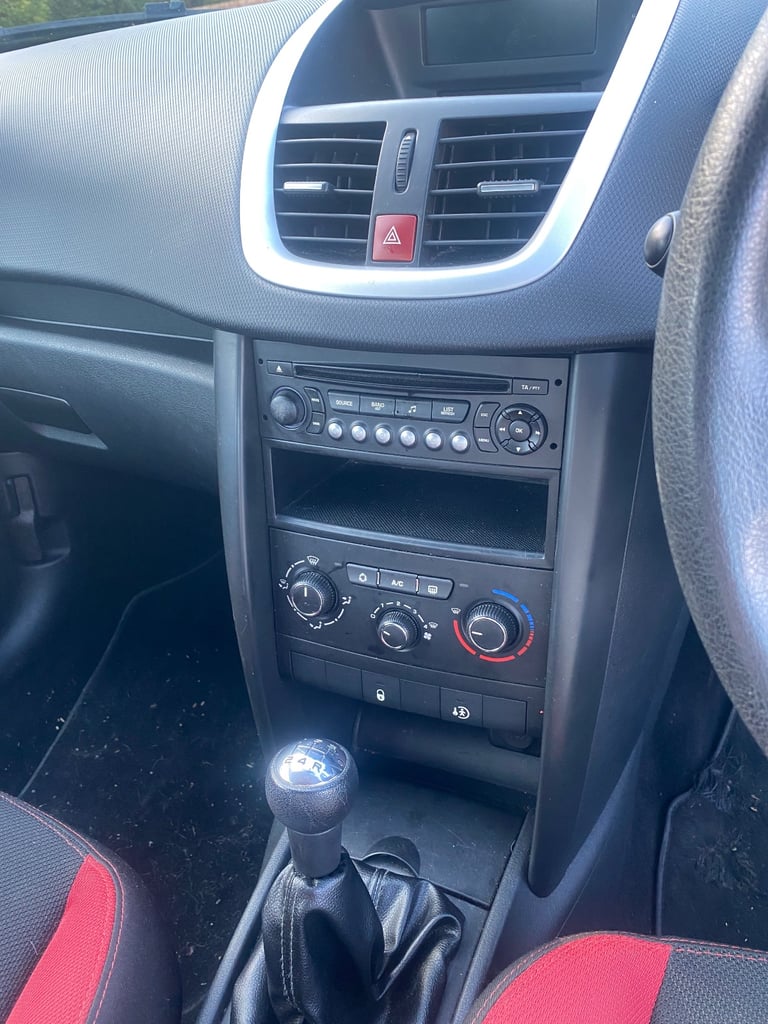 Peugeot, 207, Hatchback, 2010, Manual, 1398 (cc), 5 doors