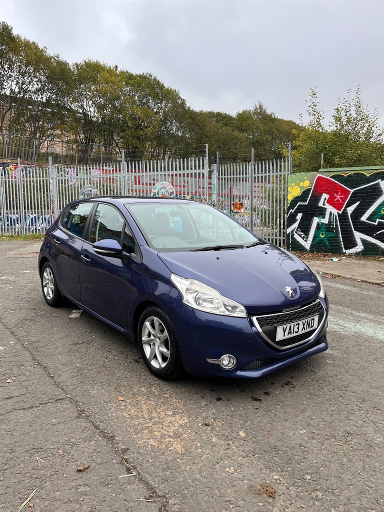 Peugeot, 208, Hatchback, 2013, Manual, 1199 (cc), 5 doors