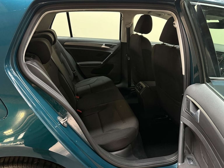 2017 Volkswagen Golf 1.6 TDI BlueMotion Tech SE Nav Euro 6 (s/s) 5dr Hatchback Diesel Manual