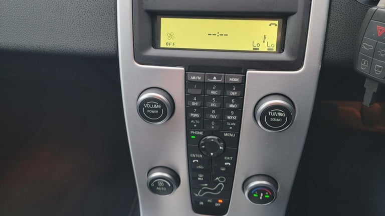 2012 Volvo S40 2.0 SE Lux Edition 4dr Saloon Petrol Manual