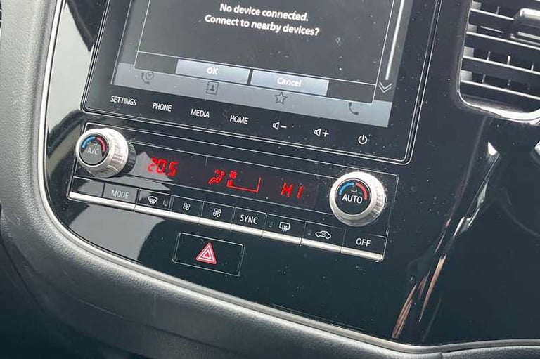 2020 Mitsubishi Outlander 2.0 MIVEC Design SUV 5dr Petrol CVT 4WD Euro 6 (s/s) (150 ps) SUV Petro...