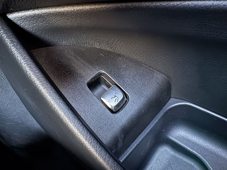 2019 Mercedes-Benz E Class E400d 4Matic AMG Line Premium 4dr 9G-Tronic SALOON DIESEL Automatic