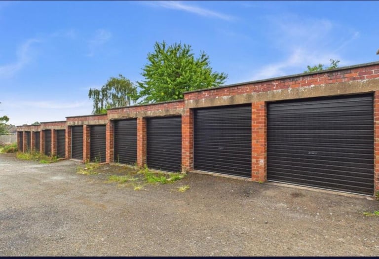 🚗🔒 Secure Lock-Up Garage for Rent – DY8 3HZ 🔒🚗