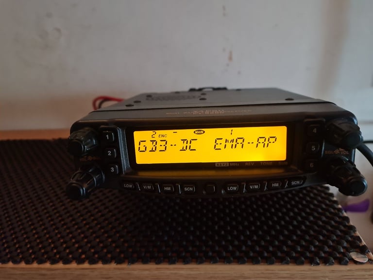 Yaesu ft8800