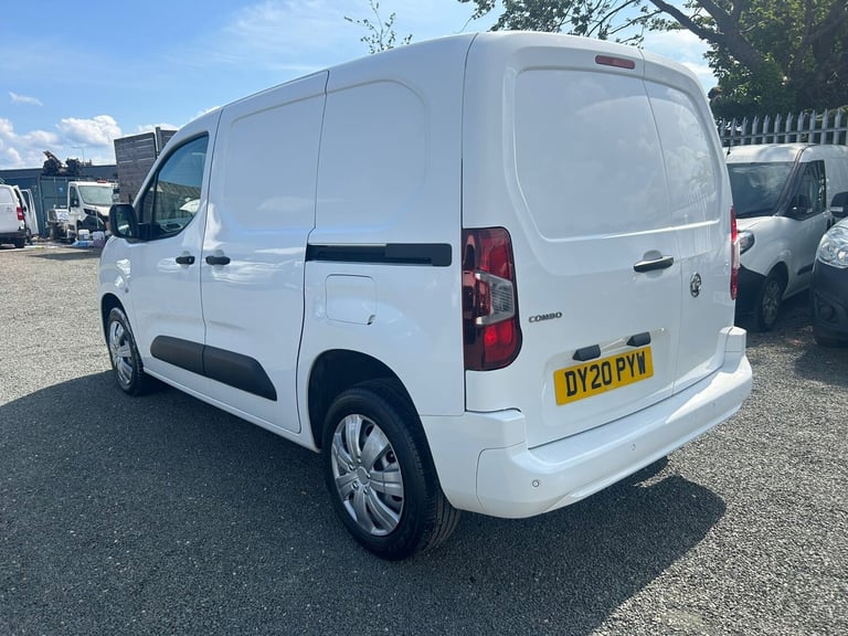 2020 Vauxhall Combo 2300 1.5 Turbo D 100ps H1 Sportive Van PANEL VAN Diesel Manual