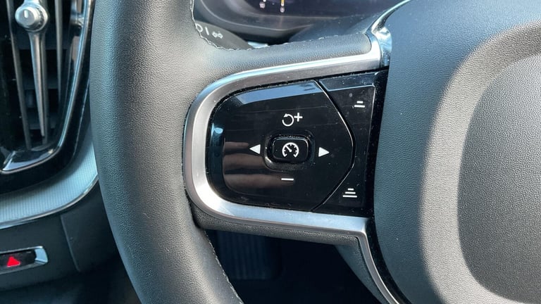 2023 Volvo XC60 2.0 B5 MHEV Plus SUV 5dr Petrol Hybrid Auto AWD Euro 6 (s/s) (250 ps) ESTATE Petr...