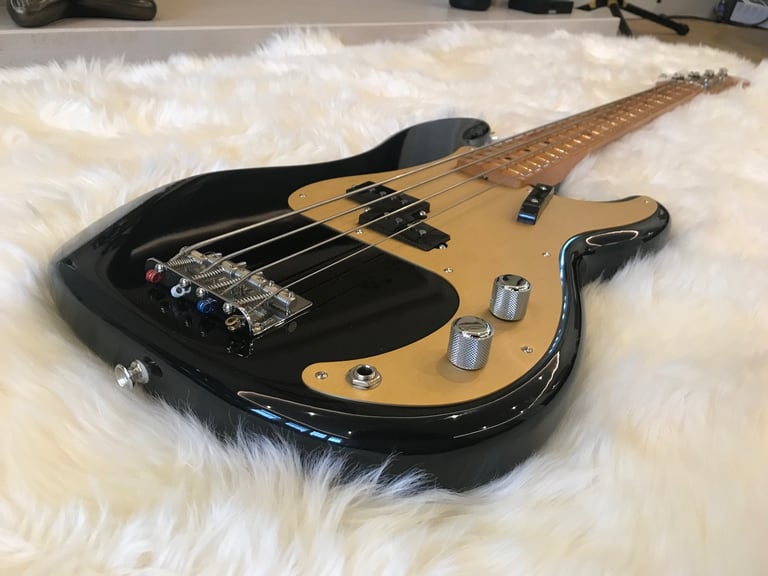 Fender Vintera® II '50s Precision Bass Guitar®, Maple Fingerboard, Black, 2023, cool 😎 