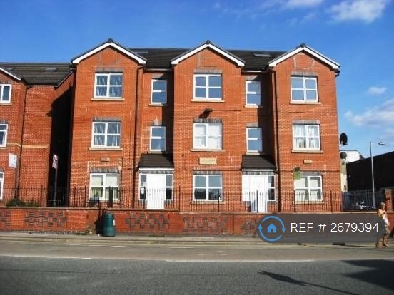 1 bedroom flat in Powell House, Bury, BL9 (1 bed) (#2679394)