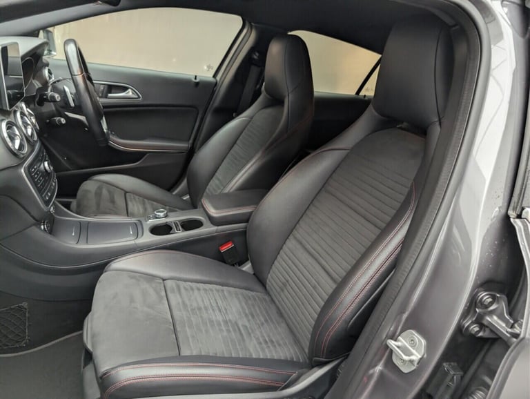  Mercedes-Benz A-Class 2.1 GLA220d AMG Line (Premium) SUV 5dr Diesel 7G-DCT 4MATIC Euro 6 (s/s) (...