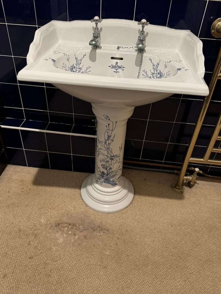 Vintage bathroom suite