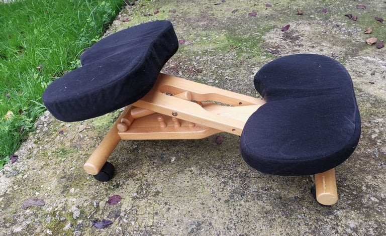 Ergonomic Kneeling Chair with Wheels