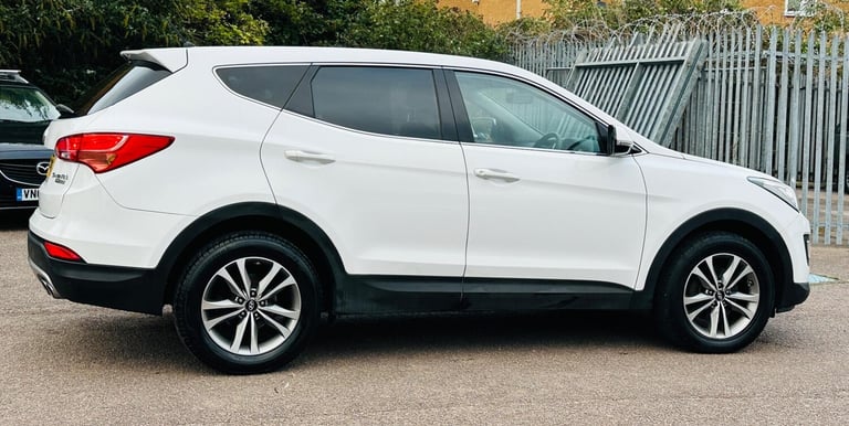 2016 Hyundai Santa Fe 2.2 CRDi SE 4WD Euro 5 5dr (5 seat) ESTATE Diesel Manual