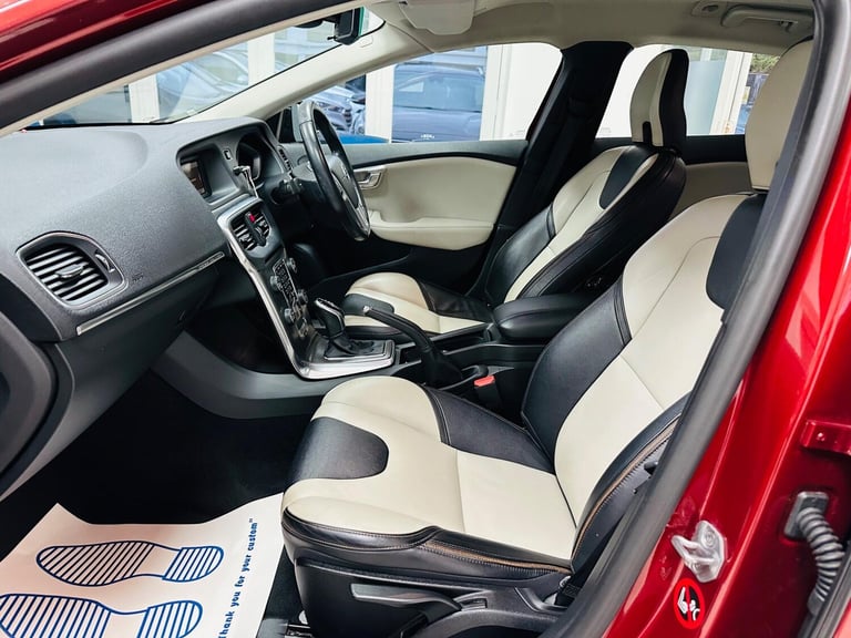 2015 Volvo V40 Cross Country 2.0 D2 Lux Auto Euro 6 (s/s) 5dr HATCHBACK Diesel Automatic