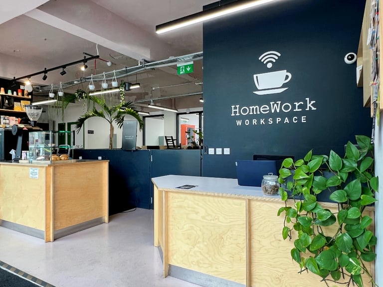 London - SW6 1EL, Access to professional office space for 3 people in HQ London, Effie Road