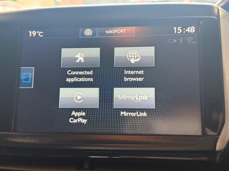 PEUGEOT 2008 1.6 BlueHDi Allure 2016